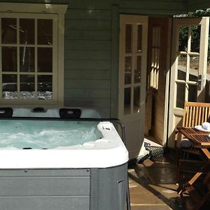 Ashford House 'The Snug' Private Hot Tub Apartment Fylingthorpe Exterior photo