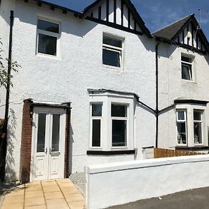 Glasgow Airport Holiday Home Paisley Exterior photo