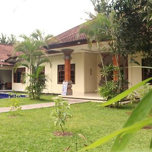 Pondok Tulasi Amertha Apartment Mas  Exterior photo