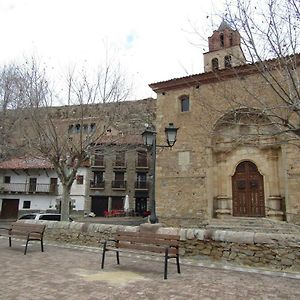 Hostal Paquita Hotel Allepuz Exterior photo