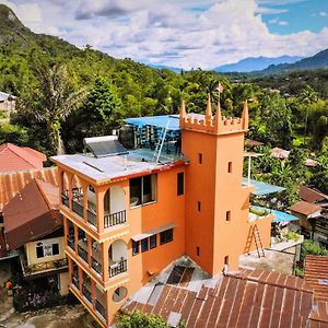 Sulawesi Castle Hotel Rantepao Exterior photo