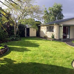 Cosy, Central Greytown Sleepout Apartment Exterior photo