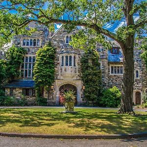 The Castle At Skylands Manor Bed & Breakfast Ringwood Exterior photo