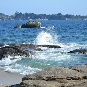 Appartement Corniche: Tranquil Seaside Stay with Multilingual Service Concarneau Exterior photo