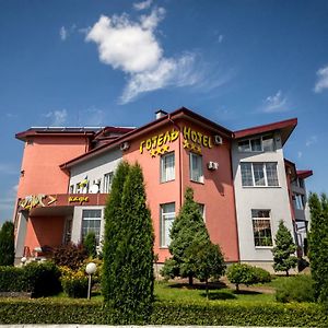 Dalos Hotel Sarny  Exterior photo