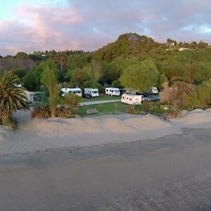 Golden Bay Holiday Park Hotel Onekaka Exterior photo