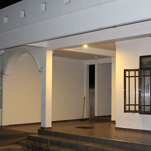 Pratha Inn Uppuveli Exterior photo