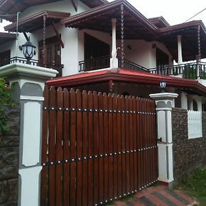 Vihara Safari Homestay Debarawewa Exterior photo