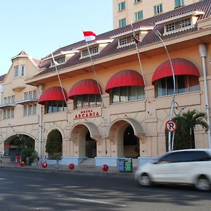 Arcadia Surabaya Hotel Exterior photo