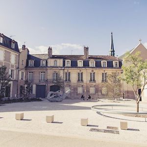 La Maison De La Liberte Suite Jeanne Barret Poitiers Exterior photo