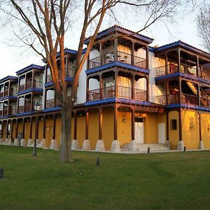 Parador De Manzanares Hotel Exterior photo