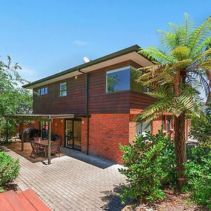 Acacia Bay Getaway - Lake Taupo Holiday Home Exterior photo