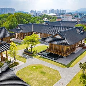 Hanok Hotel Namwonyechon By Kensington Exterior photo