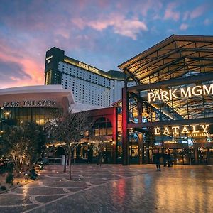 Park Mgm Las Vegas By Suiteness Exterior photo