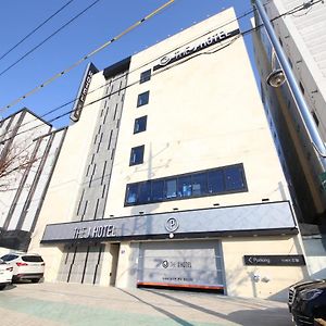 The J Hotel Daegu Exterior photo