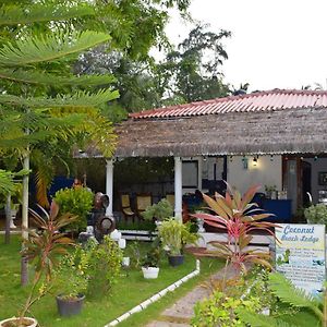 Coconut Beach Lodge Trincomalee Exterior photo