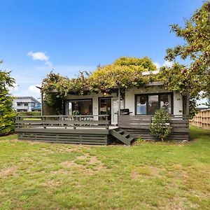 Wharewaka Bach - Lake Taupo Holiday Home Exterior photo