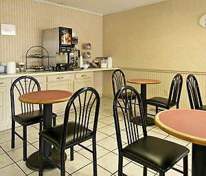 Super 8 Princeton Hotel Restaurant photo