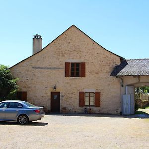 Appartement Spacieux Avec Vue Sur Les Montagnes A Espalion Exterior photo