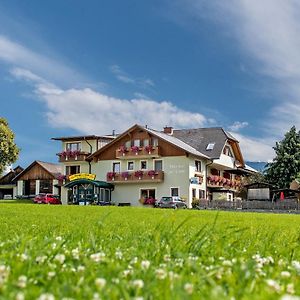 Hotel Gasthof Zur Linde Mariahof Exterior photo